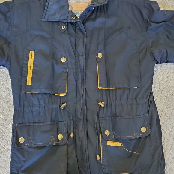 Women's Black and Tan Jacket - Picture 9 of 14